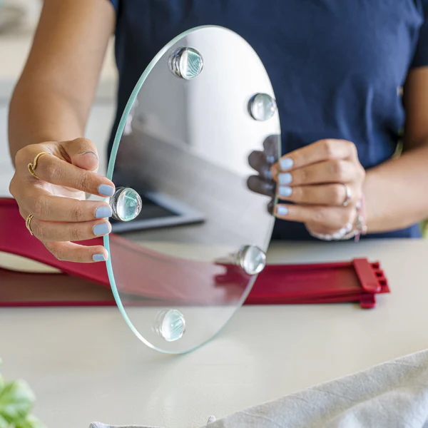 Springform_26_Glas_Praktische_Fuesse_rot_62e7e7aa-5ee2-415d-809a-3b3805bf2392_600x